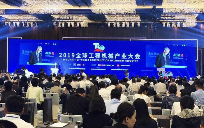 双喜临门！欧冠网址_欧冠(中国)
囊括两项工程机械行业大奖